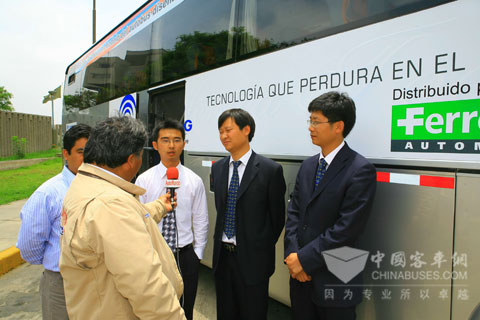 Yutong employees interviewed by foreign media 