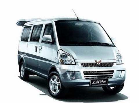 Wuling minibus 