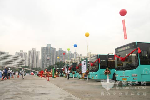 Wuzhoulong hybrid city buses put into use in Shenzhen 