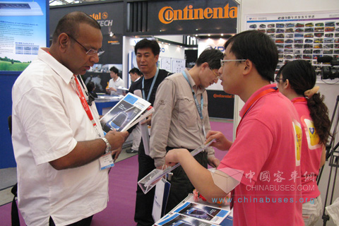 2010 China Bus Guide Broadly Popular in Shanghai Exhibition