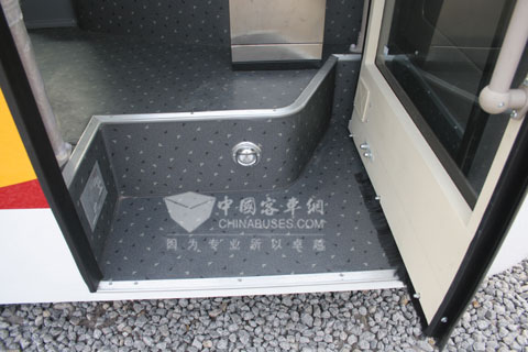 Front door of Hengtong New Man bus