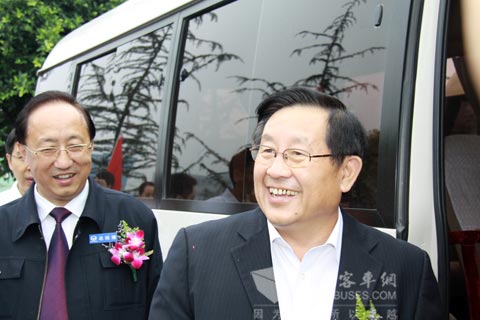 the minister of Ministry of Science and Technology visits Hengtong buses