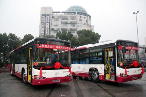 Higer fuel-electric hybrid power bus in operation in Suzhou