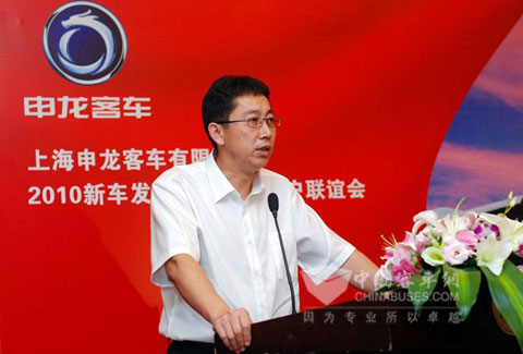 Zhang Jiayu, the general manager of Sunlong Bus makes speech