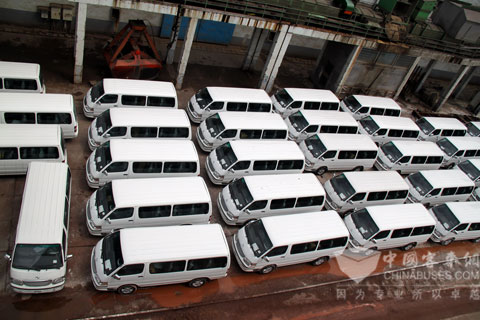 King Long light buses export to overseas in mass production