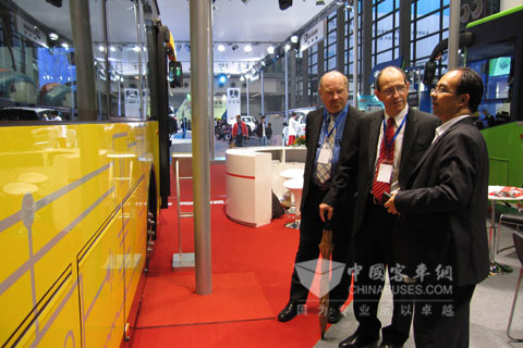 Customers show great interest in Ankai bus