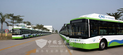 More and more King Long CNG city buses in Xiamen