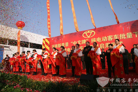 The First 20 Zhongwen Electric Buses Come Off the Production Line