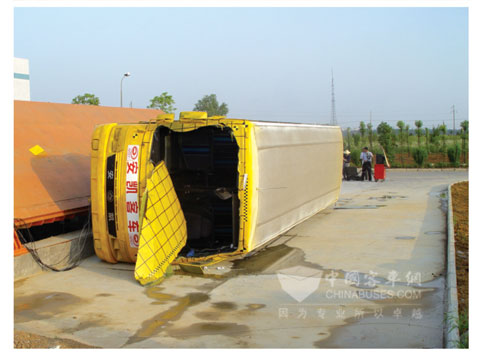 Roll-over test for Ankai monocoque bus body