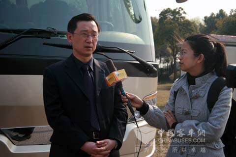 delegate from Ankai Bus is interviewed