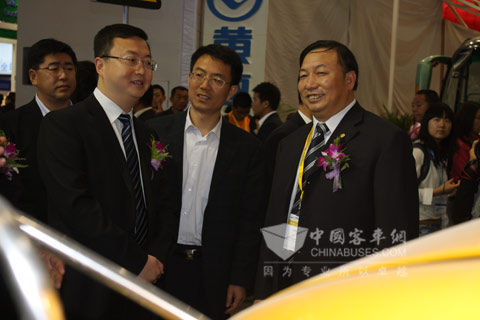 Senior officials from Ministry of Transport praise Yutong Bus 