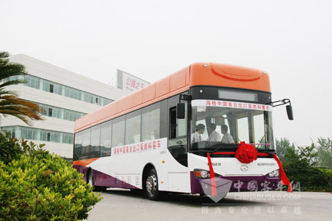 Higer bus exporting to Singapore