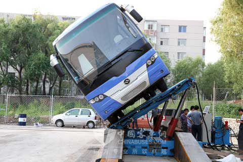 Huanghai DD6119K30 Passes Roll-over Test