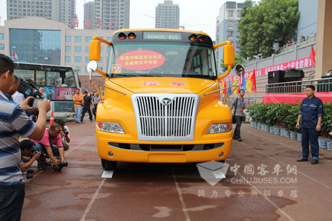 Hengtong school bus