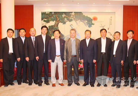 Leaders of GCL Group,Shaanxi Coal Industry Group,Jiangsu Yueda Group and Zonda Group