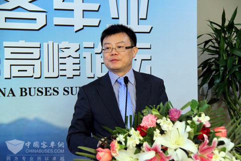 Vice President of King Long Bus, Zhu Guoqiang made a speech on the 6th Great Influence to China Buses Industry