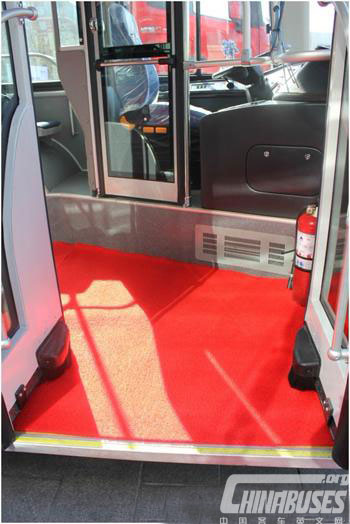 Low floor design of BJ6123SHEVCA new energy bus