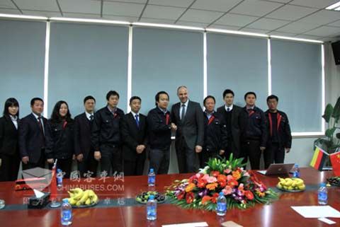 The group photo of both parties 