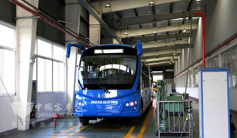 A SLK6185 Sunlong Bus is now under complete detection