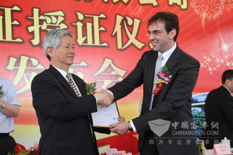 The ceremony of issuing the WVTA certificate to Alfa Bus