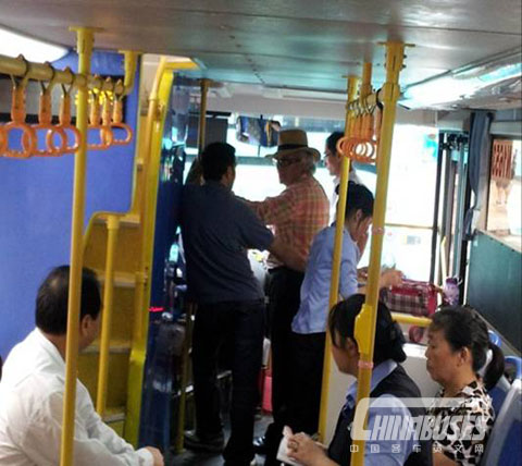 UK and USA customer visiting hybrid double-decker bus