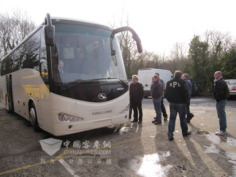 The team of King Long after-sales service visit the customers in UK.