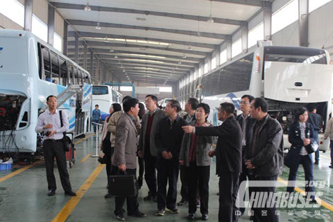 Chairman of Jiangxi Municipal Government Visits Bonluck Bus