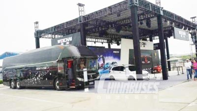 Yangzhou AsiaStar Bus Makes Its Appearance at F1 Race in Shanghai 