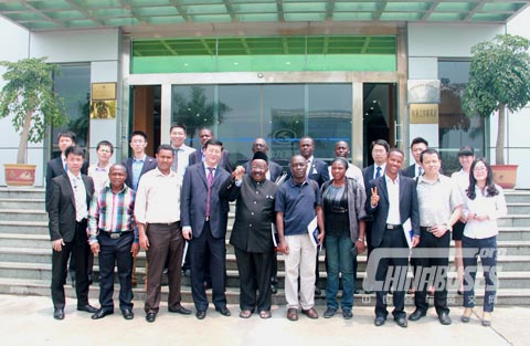 Ten African Nations Journalists Visit Xiamen King Long