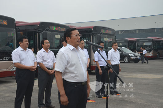 Wang Zhonglin, Mayor of Liaocheng announced the offical operation of Zhongtong new energy buses