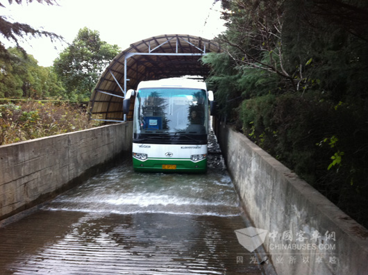 Higer Electric Bus Successfully Passed the Water Test