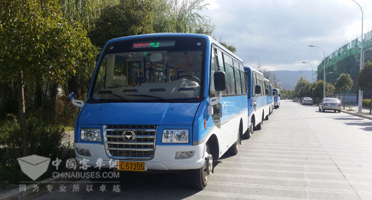 Hengtong Mini Buses Facilitate Residents