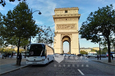 A Tour of Paris on Yutong Bus