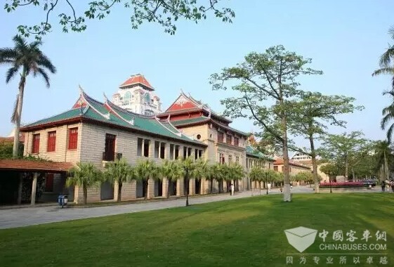 King Long Buses: A Unique Scenery on Campus Across China 