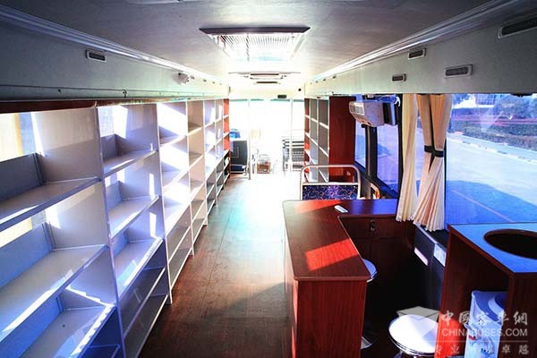 Higer Mobile Library Brings Knowledge to More People