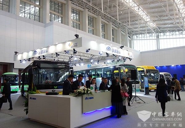 Yutong Attends Tianjin International Bus Exhibition