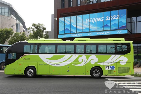 Foton AUV BJ6122 and BJ6906 Hydrogen Fuel Cell Buses Serve Belt and Road Tourists